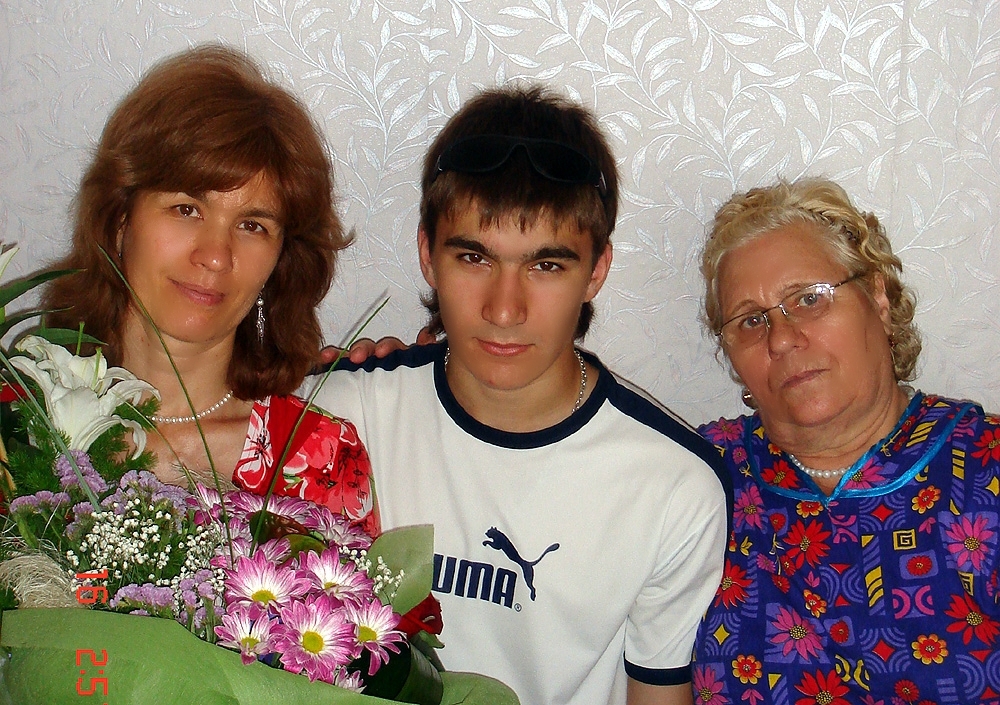 Илларионова (Ветина) Люба, Стекольщиков Дима, Ветина (Кузнецова) Мария Мария Кузнецова