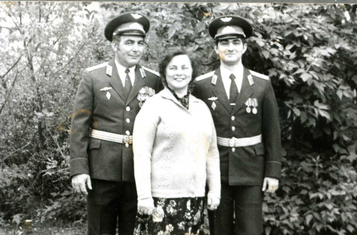 scale_1200 (4) Иван Васильевич Медведев
