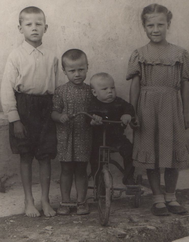 Album_Maria 93.jpeg 1953 год Виктор Петрович Пилюшин