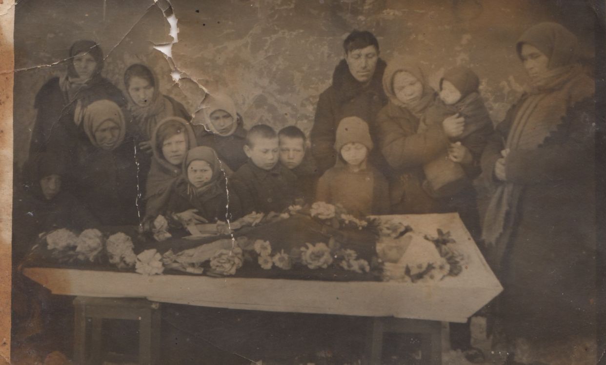 Похороны Родионовой Прасковьи 1939 г. Оренбург Анна Родионова