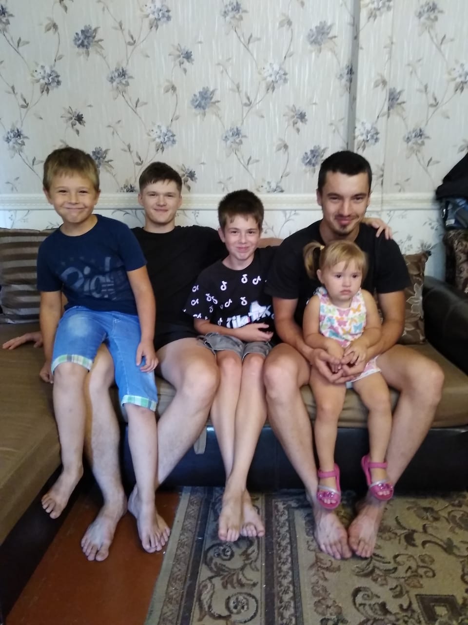 Все внуки Тани Сухановои Unassociated photos