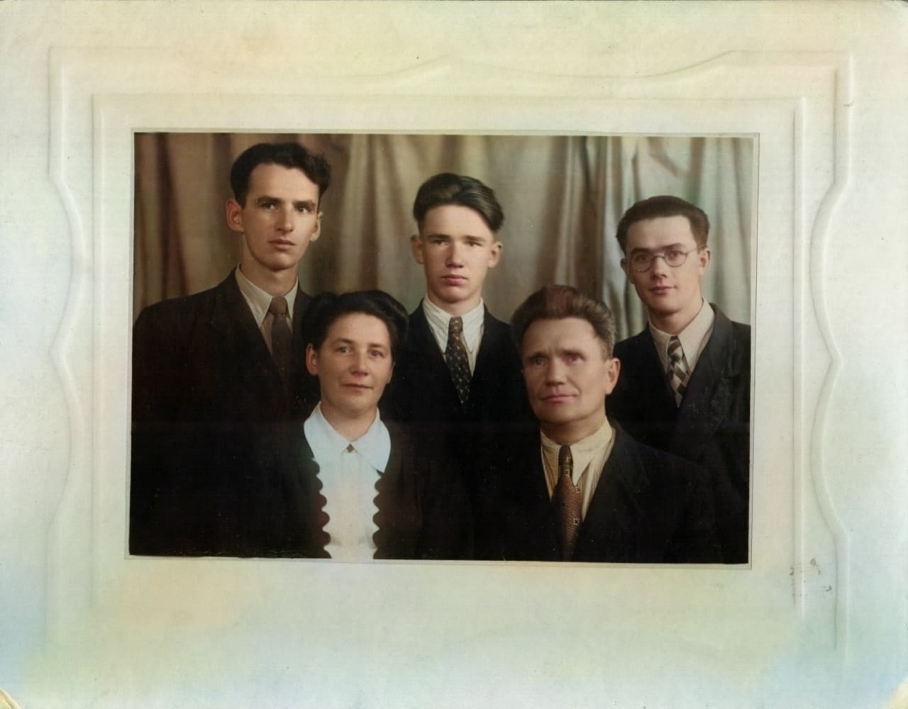 1956 5Ковалевых_цв.jpg Валентина Осиповна Ковалева