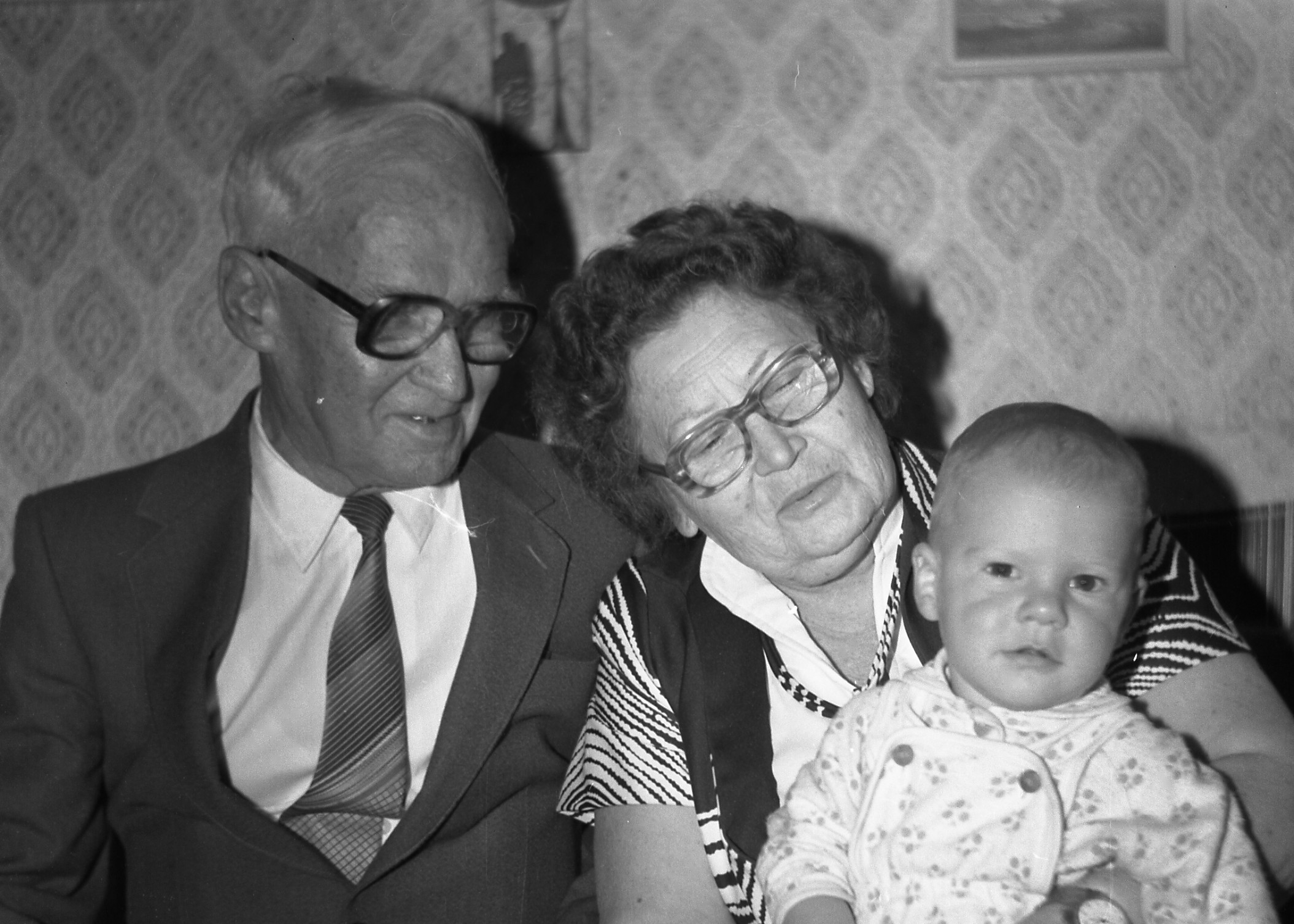 1986 Вова-10мес Таранковы ВВ и ВА.jpg Вера Александровна Сорокина