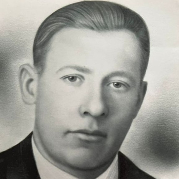 Александр Иванов