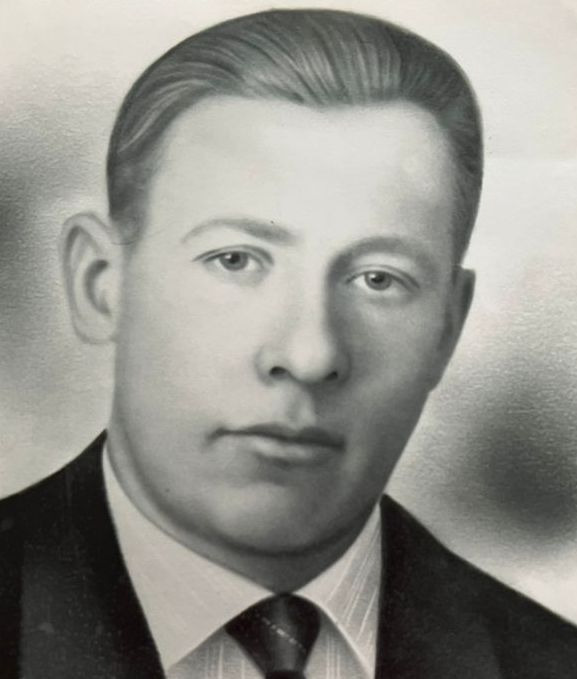 Александр Иванов