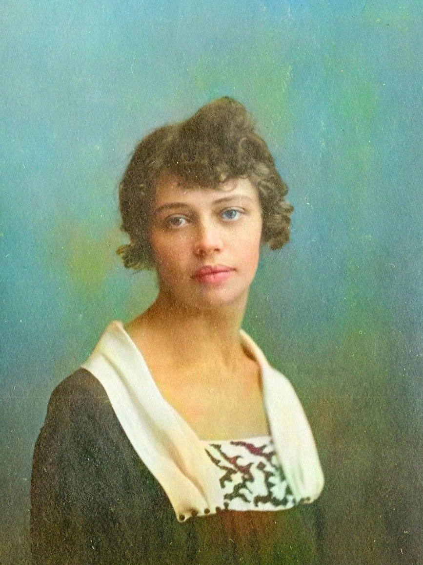 Анна Николаева