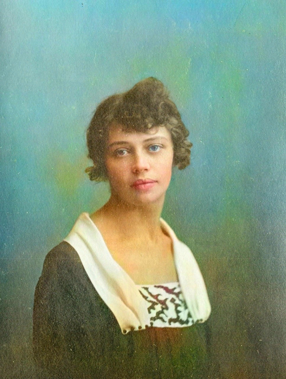 Анна Николаева
