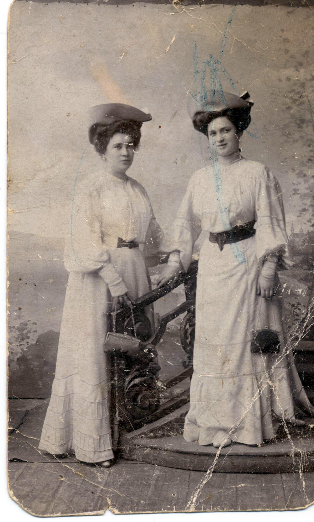 sima(left)&rebeka - копия Сима Моисеевна Ольшанецкая