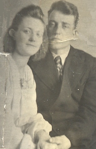 Брулёвы Нина и Пантелеймон в день свадьбы 15.02.1949 Анна Александровна Ломаева